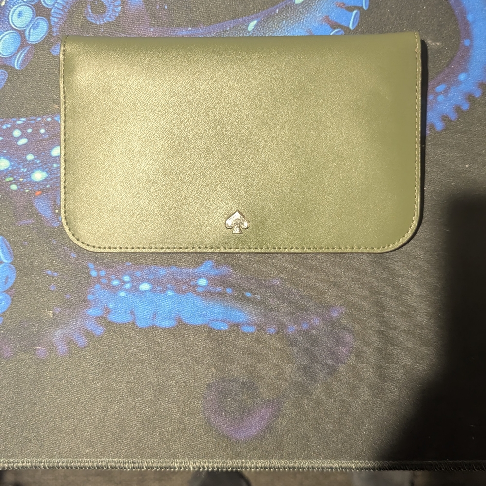 Kate Spade Green Key & Card Holder Sleek Design